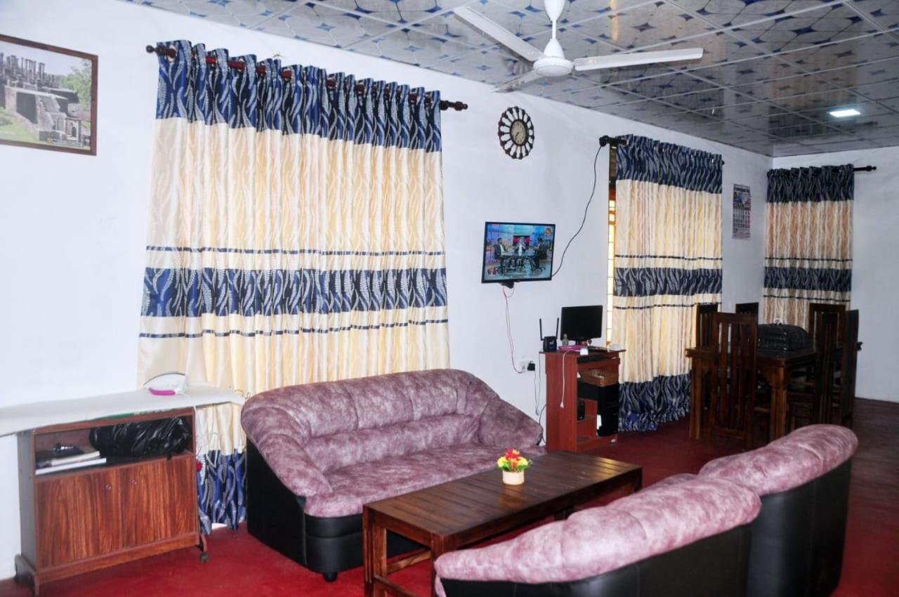 Impress Holiday Home อนุราธปุระ ภายนอก รูปภาพ