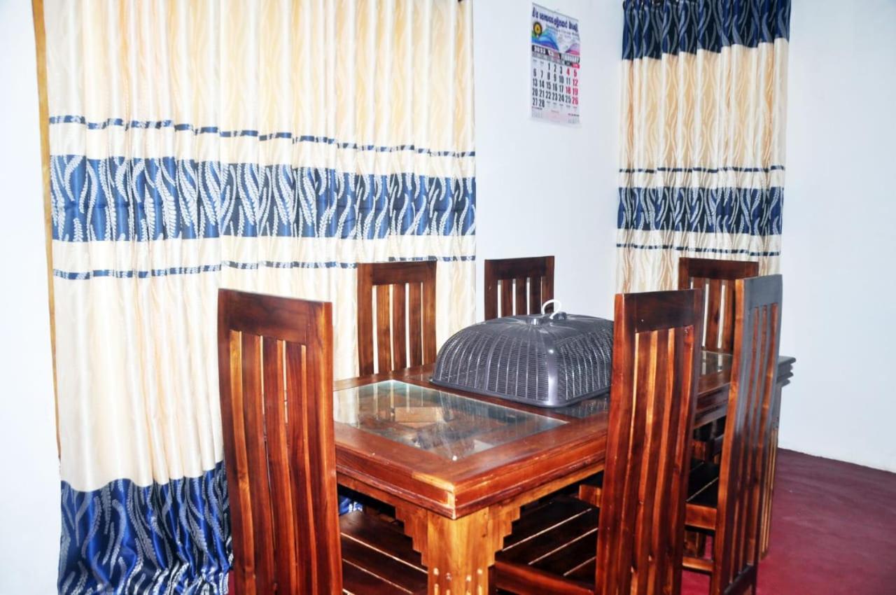 Impress Holiday Home อนุราธปุระ ภายนอก รูปภาพ